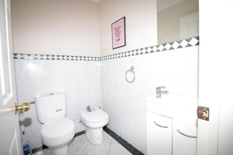 Photo of property in 1 Beragh Place, East Tamaki, Auckland, 2016