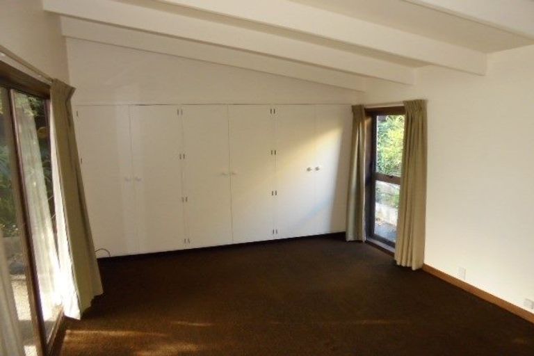 Photo of property in 5a Seapoint Road, Bluff Hill, Napier, 4110