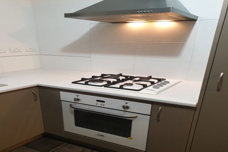 Photo of property in 56a Salford Street, Newlands, Wellington, 6037