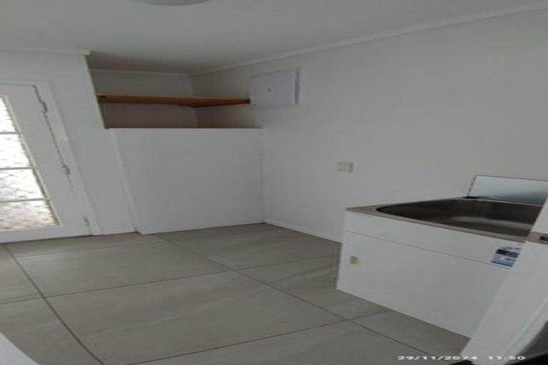 Photo of property in 1/1 Tomintoul Place, Highland Park, Auckland, 2010