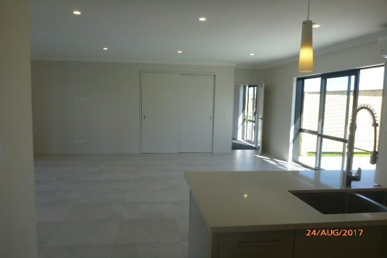 Photo of property in 32 Kaimanawa Road, Karaka, Papakura, 2113