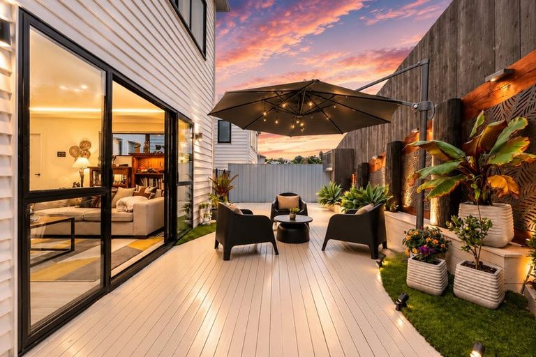 Photo of property in 116d Oaktree Avenue, Browns Bay, Auckland, 0630