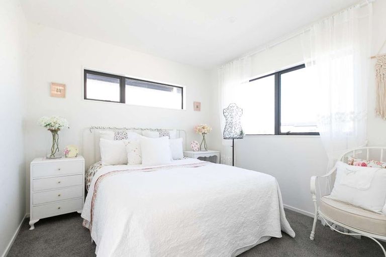 Photo of property in 90c Seymour Road, Sunnyvale, Auckland, 0612