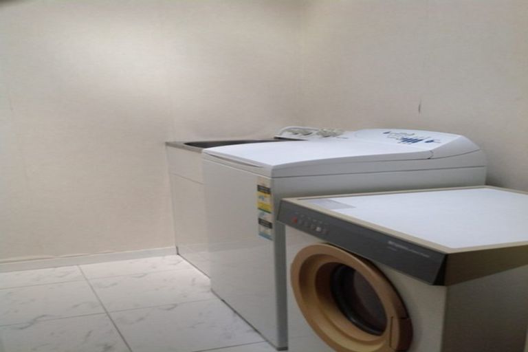 Photo of property in 2/37 Craig Road, Milford, Auckland, 0620