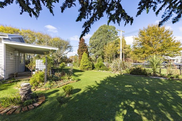 Photo of property in 14 Owen Street, Tikokino, Waipawa, 4273