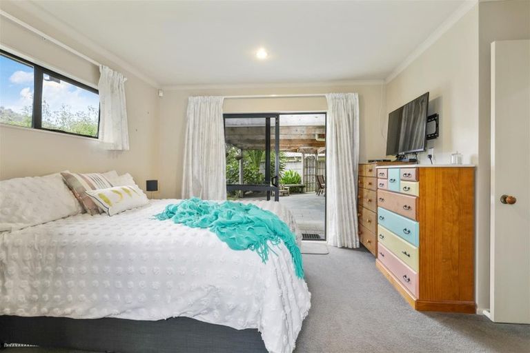 Photo of property in 6 Caulfield Place, Pukehangi, Rotorua, 3015