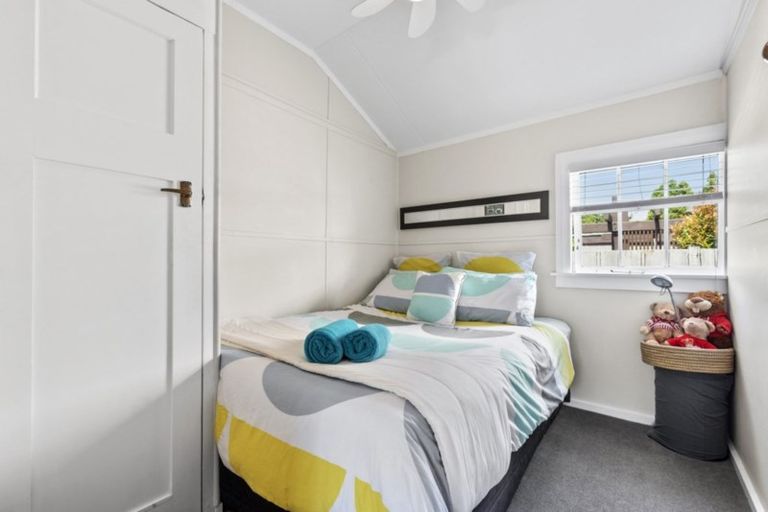 Photo of property in 30 Ladies Mile, Manly, Whangaparaoa, 0930