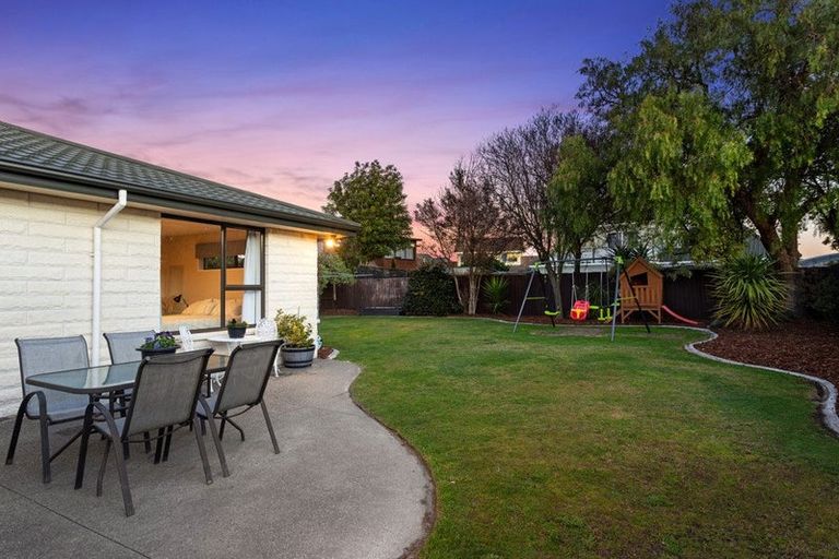 Photo of property in 12 Mervyn Drive, Avondale, Christchurch, 8061