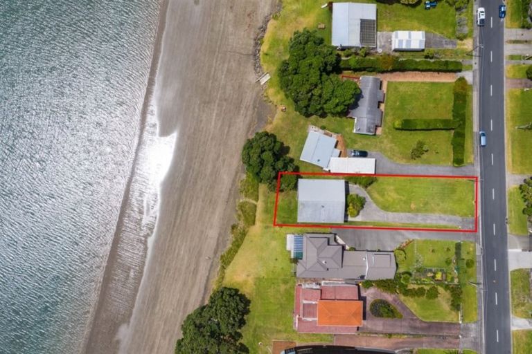 Photo of property in 66 Tindalls Bay Road, Tindalls Beach, Whangaparaoa, 0930