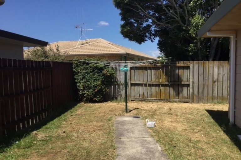 Photo of property in 1 Amsbury Road, Papamoa Beach, Papamoa, 3118