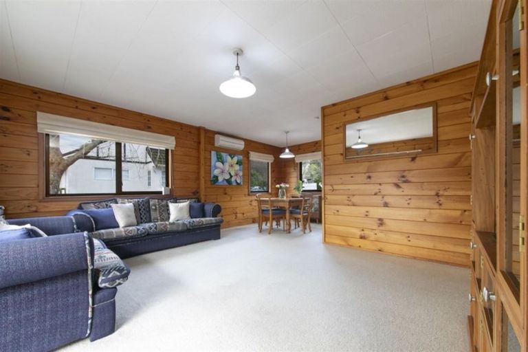 Photo of property in 1/8 Fitzwilliam Drive, Torbay, Auckland, 0630