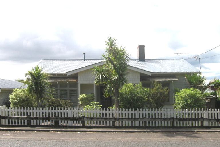 Photo of property in 1/10 Mozeley Avenue, Devonport, Auckland, 0624
