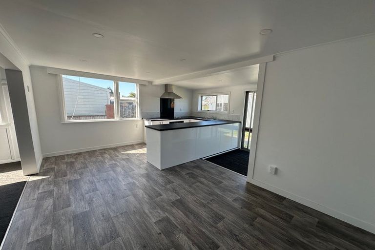 Photo of property in 42 Tennyson Street, Dannevirke, 4930