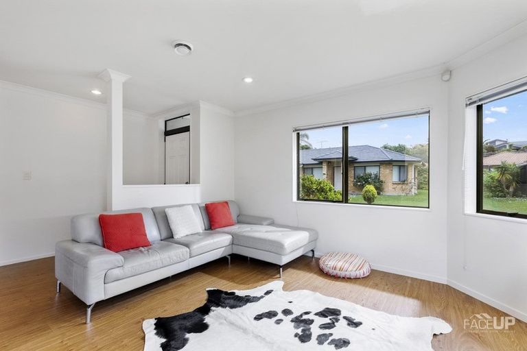 Photo of property in 6g Clearwater Cove, West Harbour, Auckland, 0618
