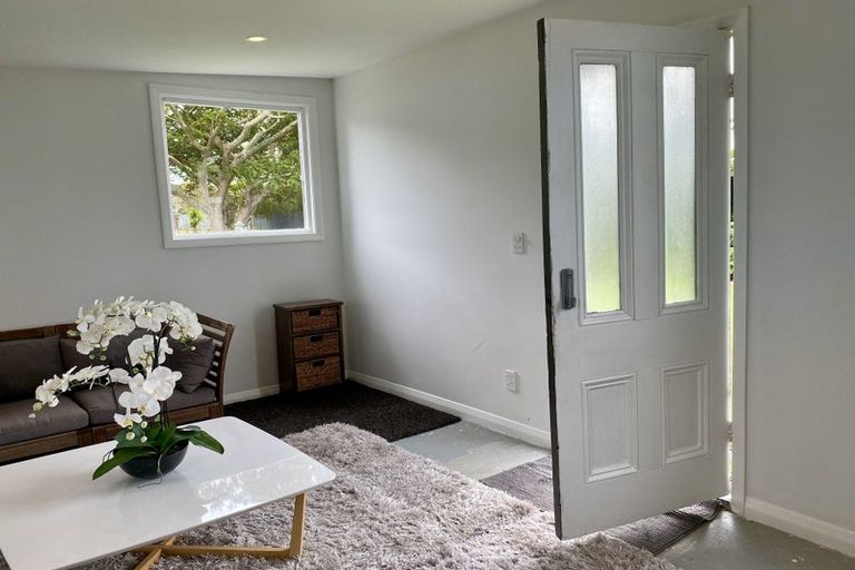 Photo of property in 2 Brassey Street, Waverley, 4510