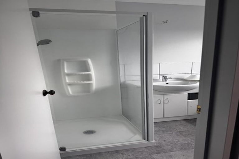 Photo of property in 2a Hilton Grove, Kelvin Grove, Palmerston North, 4414