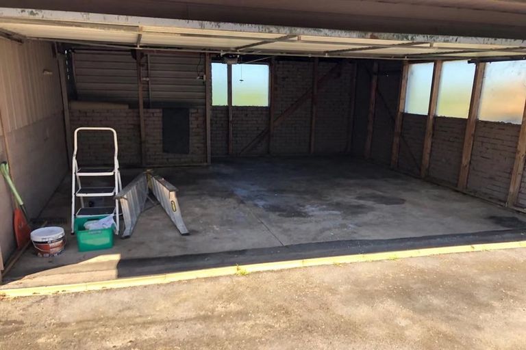 Photo of property in 23 Downsview Road, Pakuranga Heights, Auckland, 2010