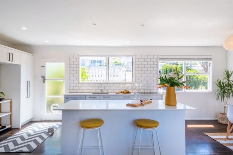 Photo of property in 18 Cassino Street, Bayswater, Auckland, 0622