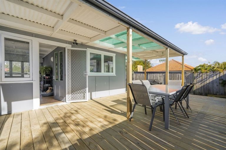 Photo of property in 140 Don Buck Road, Massey, Auckland, 0614