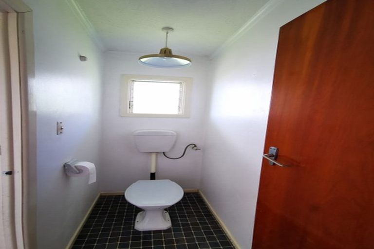 Photo of property in 1 Sealy Road, Torbay, Auckland, 0630