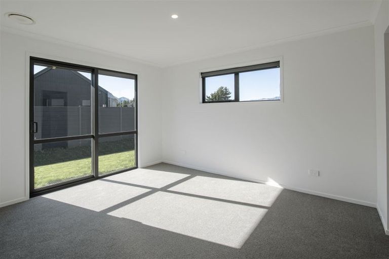 Photo of property in 22 Rua Street, Albert Town, Wanaka, 9305