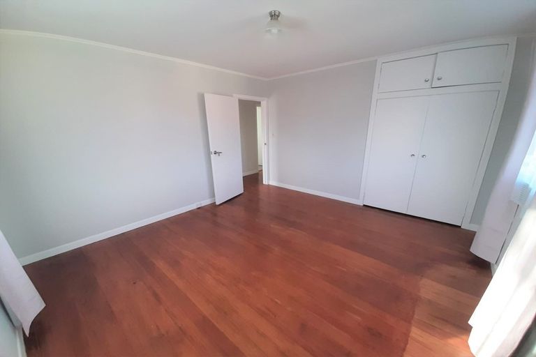 Photo of property in 2/35 Neal Avenue, Glenfield, Auckland, 0629