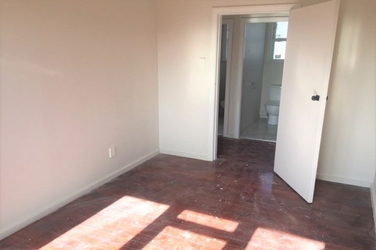 Photo of property in 43 Miranda Street, Avondale, Auckland, 0600