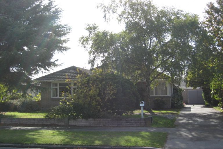 Photo of property in 142 Maidstone Road, Ilam, Christchurch, 8041