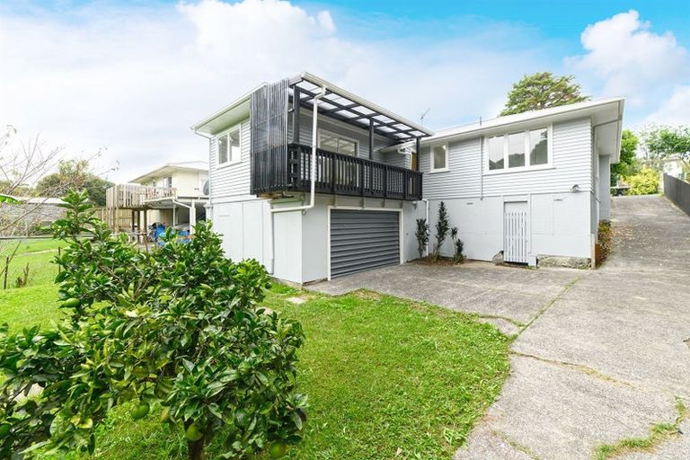 Photo of property in 30 Glen Marine Parade, Glendene, Auckland, 0602