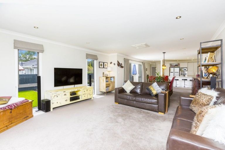 Photo of property in 21 Pempsey Street, Silverstream, Upper Hutt, 5019