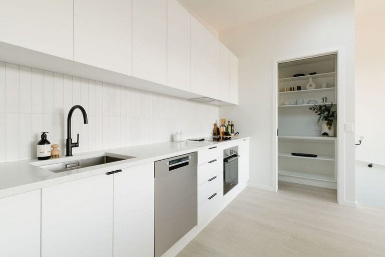 Photo of property in 119 Tiketike Way, Brooklyn, Wellington, 6021