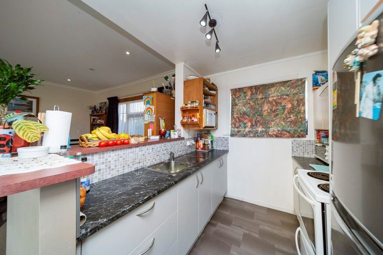 Photo of property in 7 Seddon Street, Westown, New Plymouth, 4310