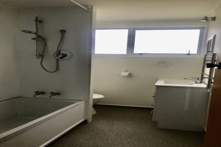 Photo of property in 12a Waiwera Crescent, Maupuia, Wellington, 6022