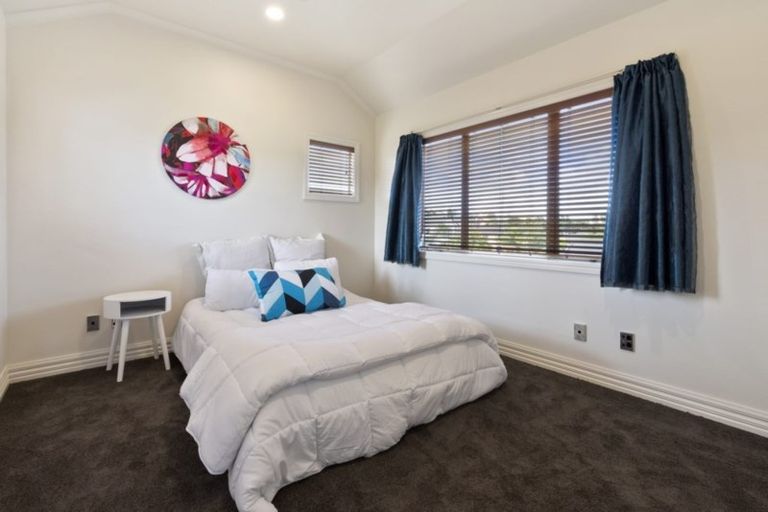 Photo of property in 200 Charles Prevost Drive, The Gardens, Auckland, 2105