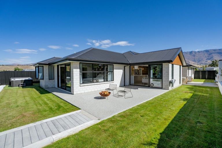 Photo of property in 8 Pegasus Court, Mount Pisa, Cromwell, 9383