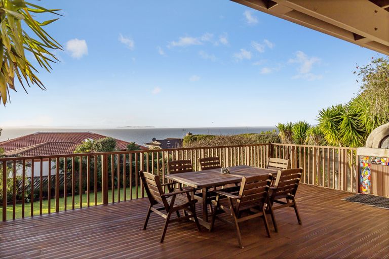 Photo of property in 56 Pacific Parade, Army Bay, Whangaparaoa, 0930