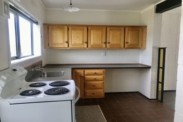 Photo of property in 12a Waiwera Crescent, Maupuia, Wellington, 6022