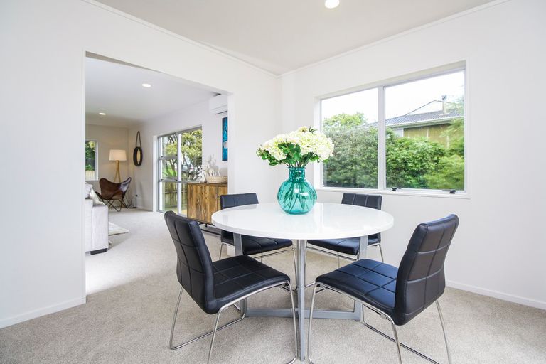 Photo of property in 2/41 Seabrook Avenue, New Lynn, Auckland, 0600