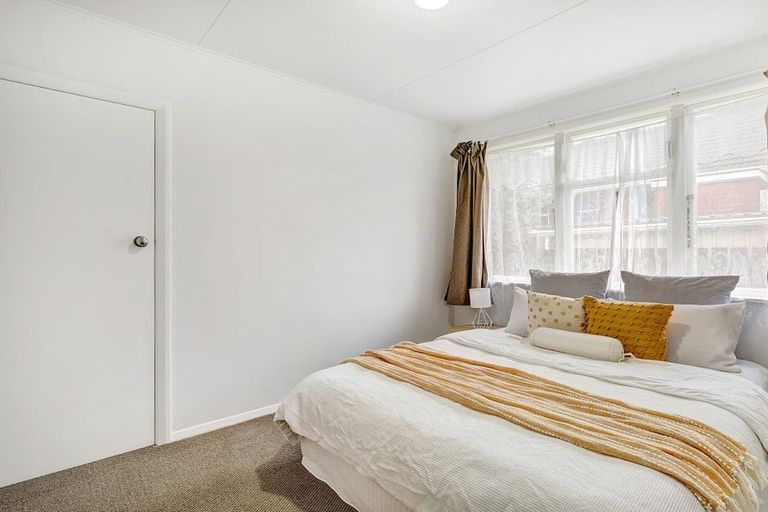 Photo of property in 14 Durham Street, Cannons Creek, Porirua, 5024