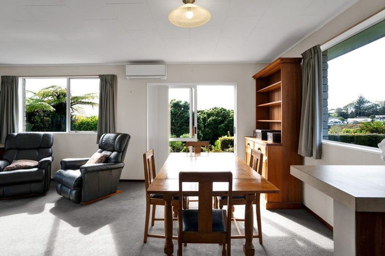 Photo of property in 3 Ross Place, Blagdon, New Plymouth, 4310