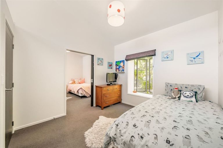 Photo of property in 27 Carlow Grove, Birchville, Upper Hutt, 5018