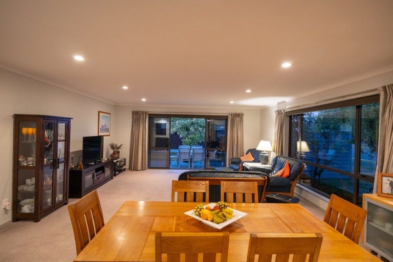 Photo of property in 47 Geneva Terrace, Kelvin Grove, Palmerston North, 4414