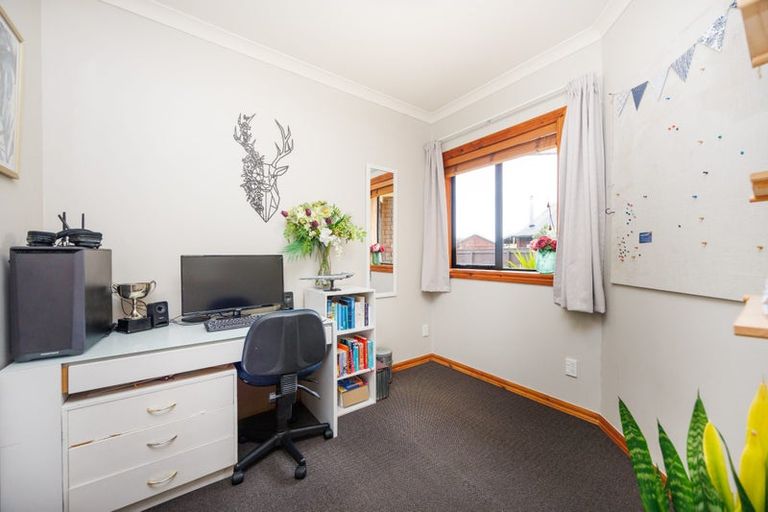 Photo of property in 7 Alpine Grove, Kelvin Grove, Palmerston North, 4414