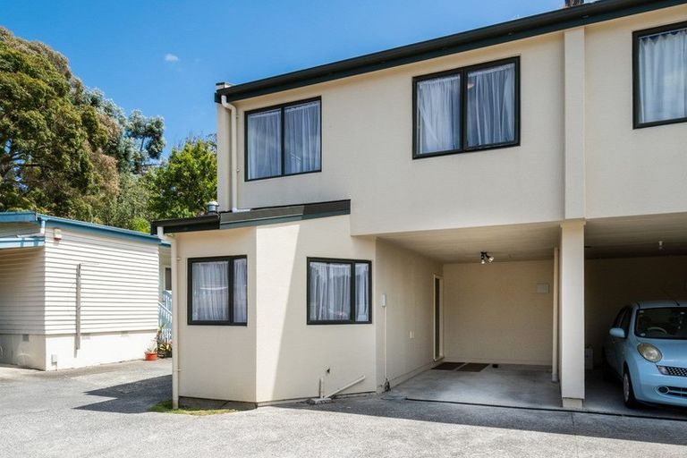 Photo of property in 2/89 Portage Road, New Lynn, Auckland, 0600