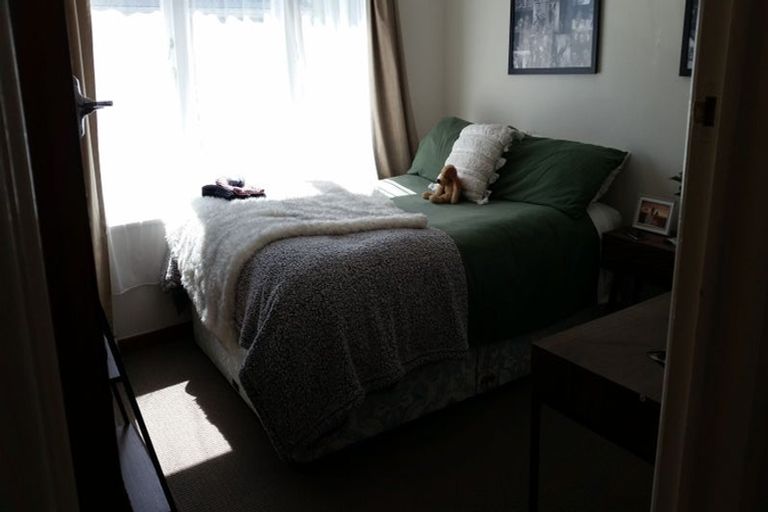 Photo of property in 82 Ocean View Road, Northcote, Auckland, 0627