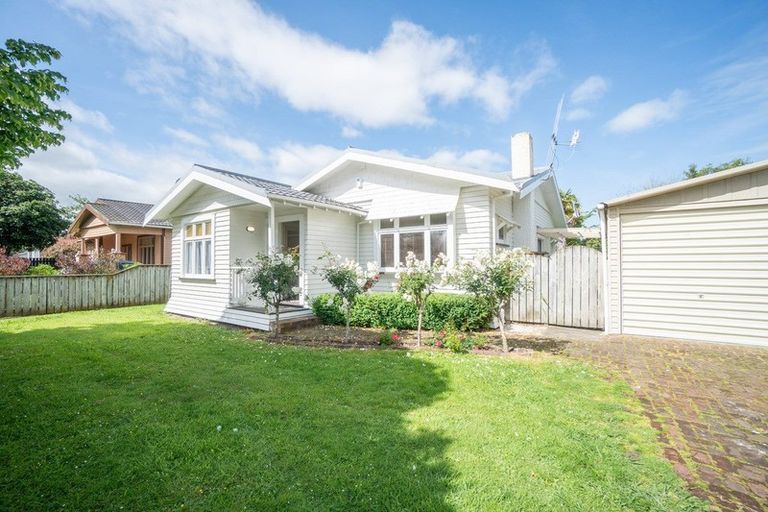 Photo of property in 20 South Street, West End, Palmerston North, 4410