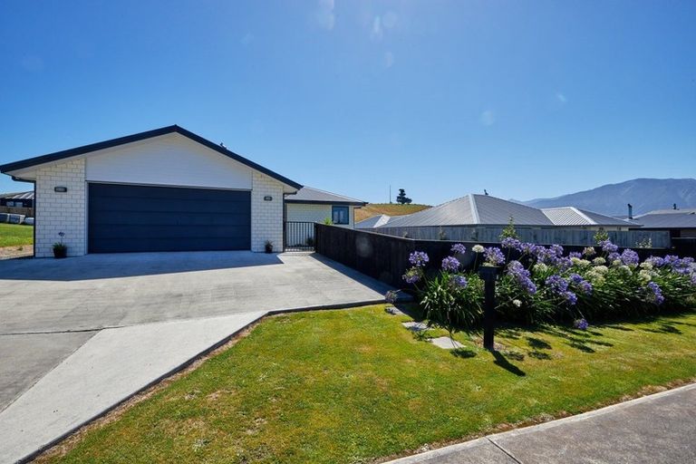 Photo of property in 6 Tauhou Place, Kaikoura, 7300