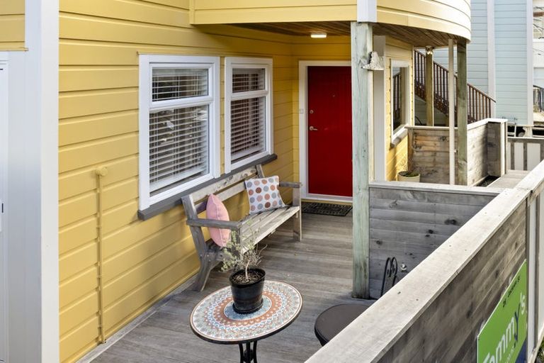 Photo of property in 26 Jackson Street, Island Bay, Wellington, 6023