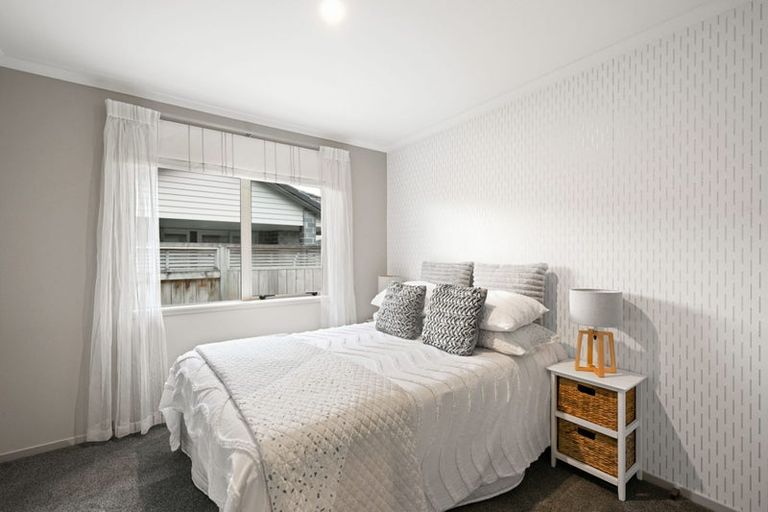 Photo of property in 41 Plescher Crescent, Leamington, Cambridge, 3432