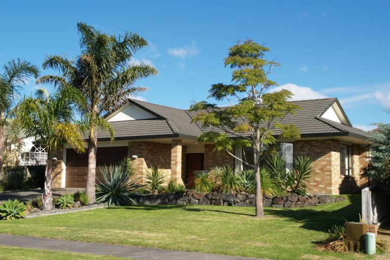 Photo of property in 7 Thirlmere Rise, Northpark, Auckland, 2013